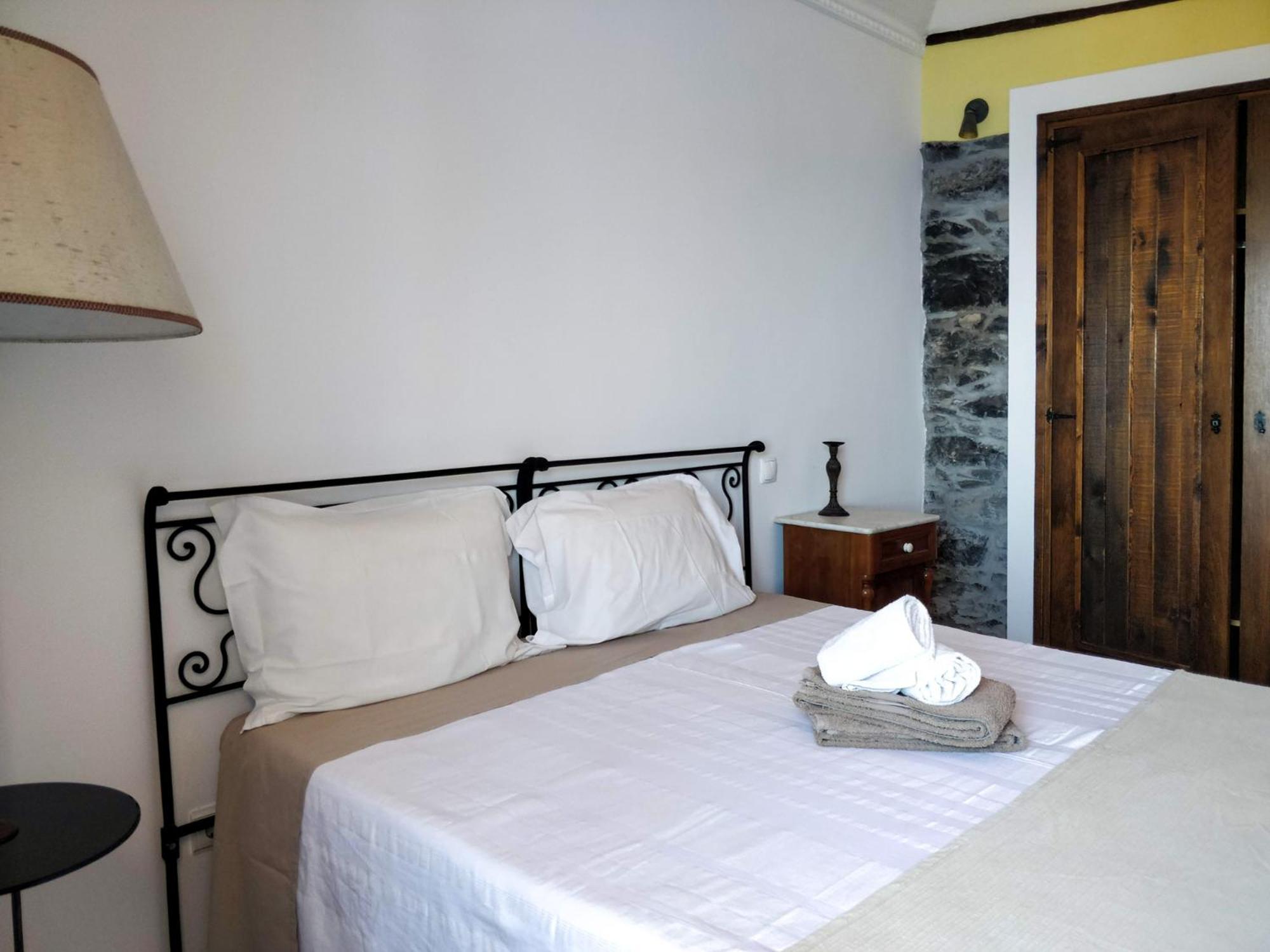 Calhau Grande Hotel Arco da Calheta  Bilik gambar