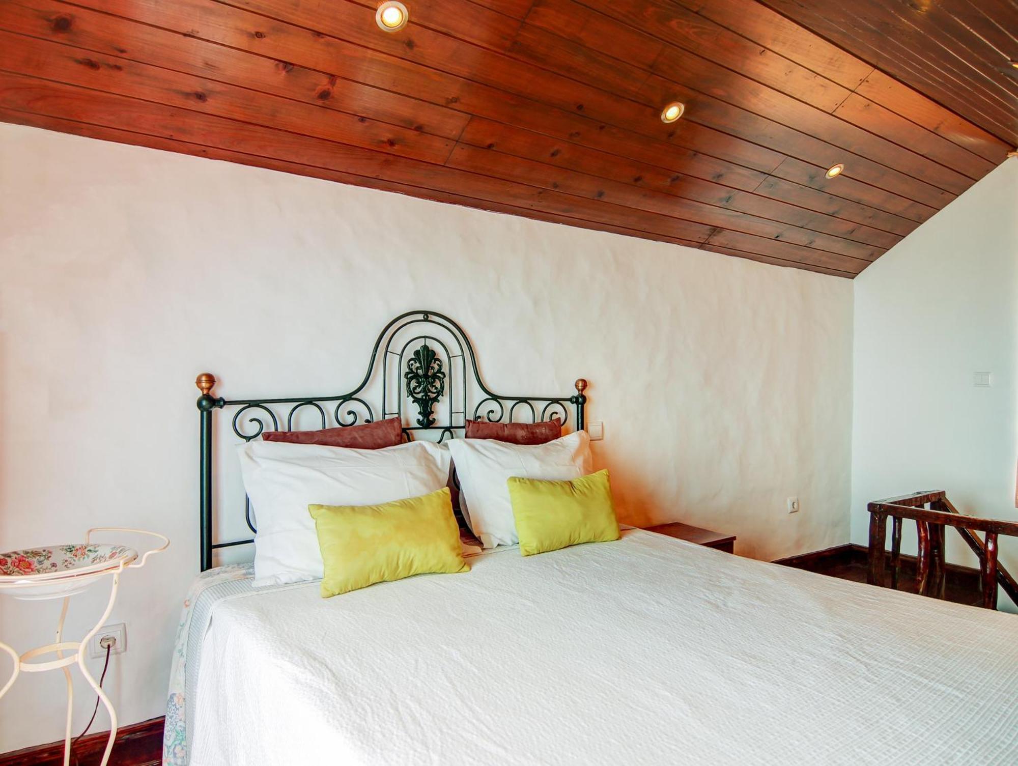 Calhau Grande Hotel Arco da Calheta  Bilik gambar